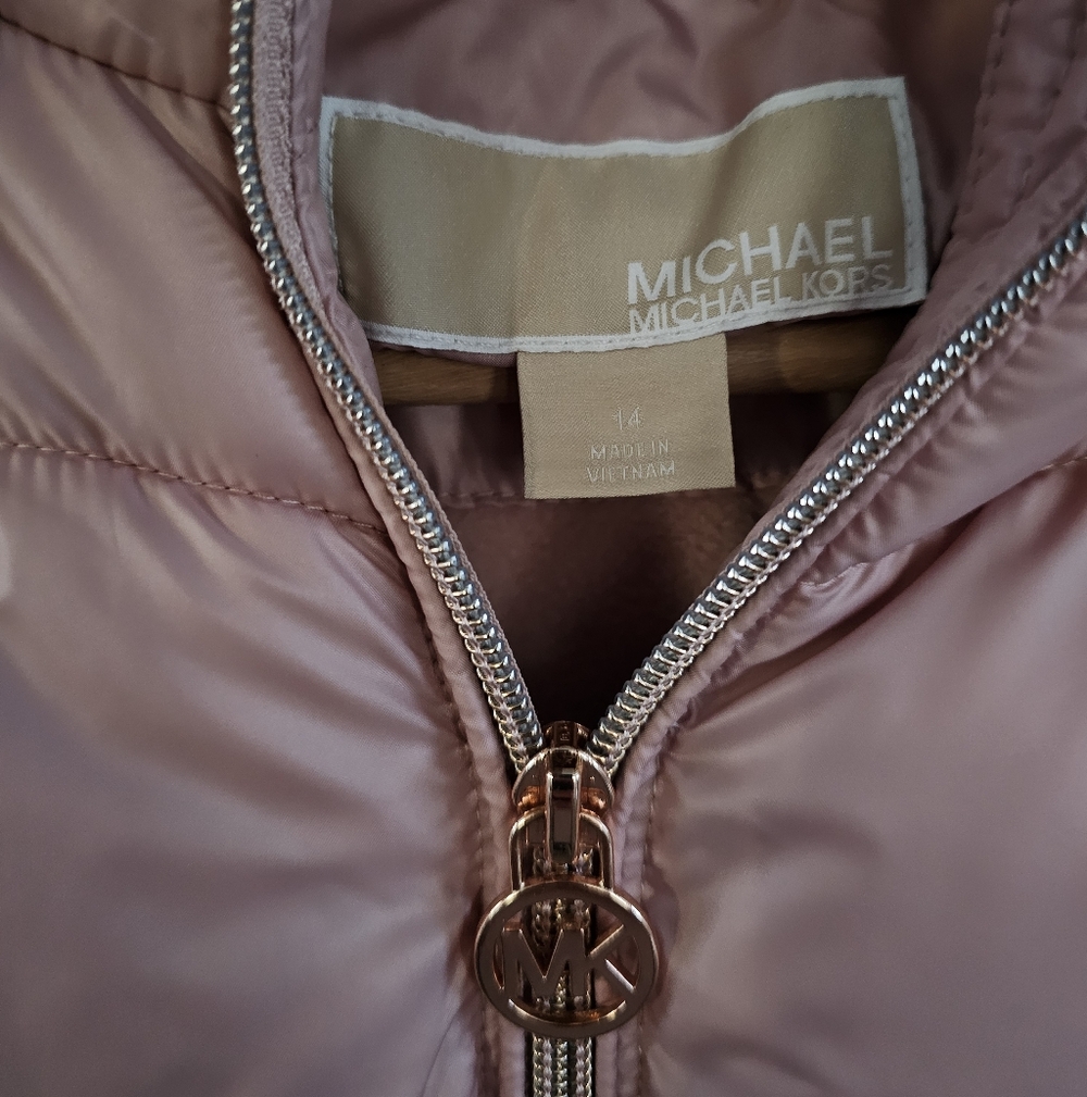 Michael Kors Blush Puffer Jacket with Faux Fur Trim Size 14 GIRLS - Picture 2 of 4